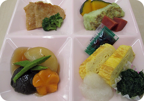 一般食のバイキングの写真